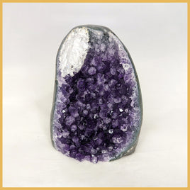 AME241 Amethyst Stand-up, Polished Edge
