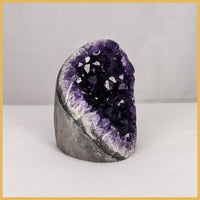 AME276 Amethyst Stand-up, Polished Edge