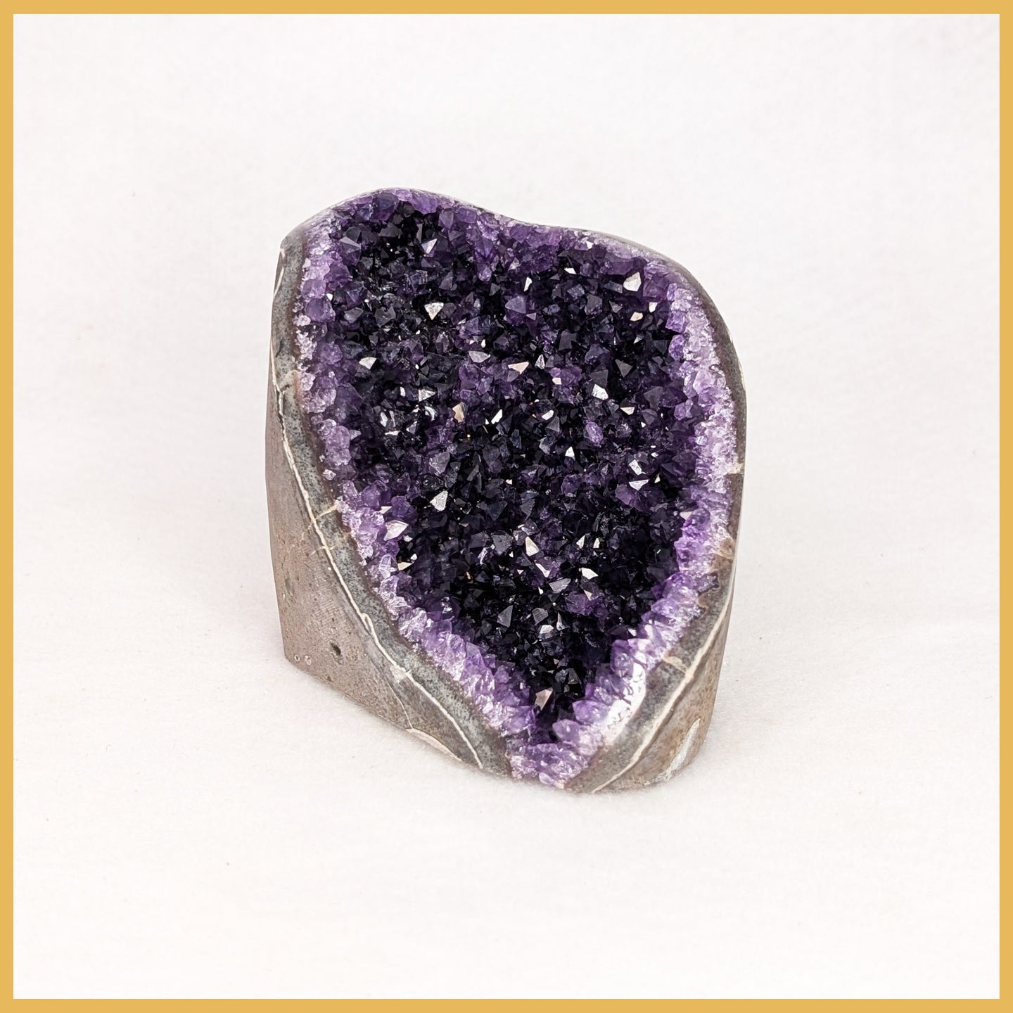 AME284 Amethyst Stand-up| The Gem Shop, Inc.