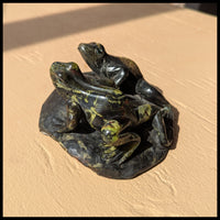 SFR105 Serpentine Frog Carving