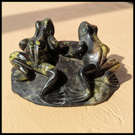 SFR105 Serpentine Frog Carving