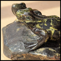 SFR105 Serpentine Frog Carving