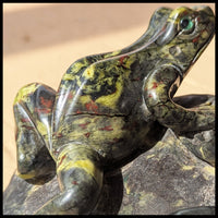 SFR105 Serpentine Frog Carving