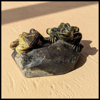 SFR105 Serpentine Frog Carving