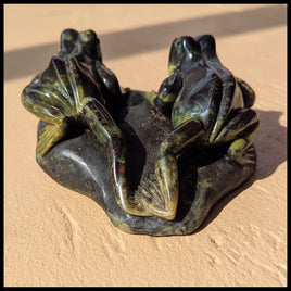 SFR106 Serpentine Frog Carving