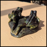 SFR106 Serpentine Frog Carving