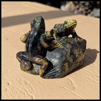 SFR107 Serpentine Frog Carving