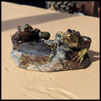 SFR109 Serpentine Frog Carving