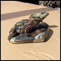 SFR109 Serpentine Frog Carving