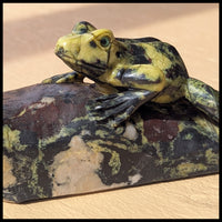 SFR110 Serpentine Frog Carving