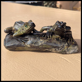 SFR112 Serpentine Frog Carving