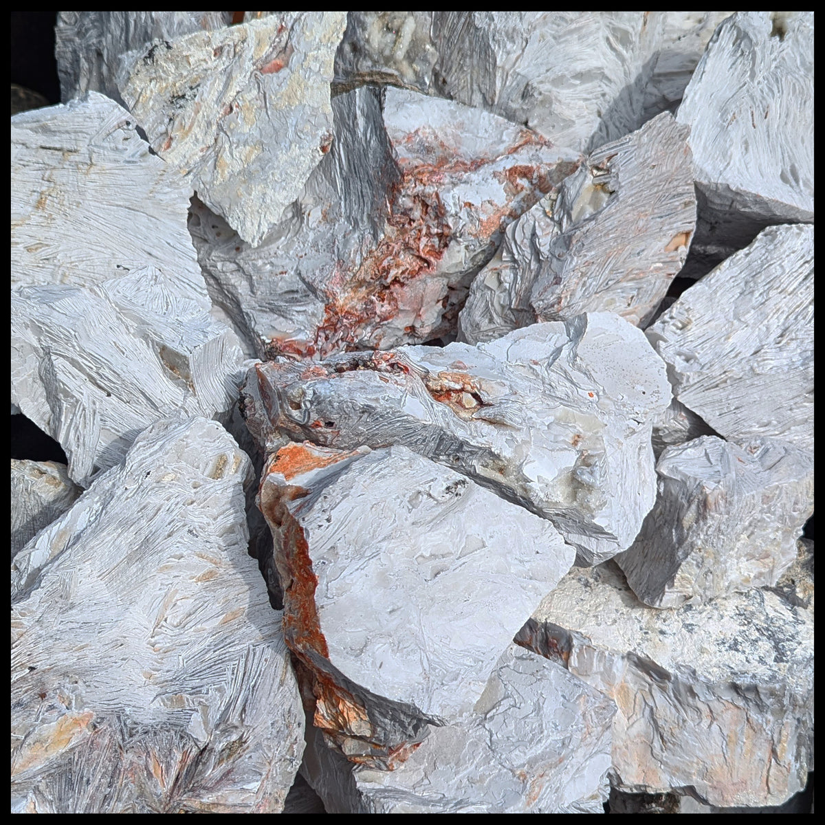 Lace Roug Lattice Lace Agate, Rough Rock, per lb| The Gem Shop, Inc.