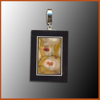 INT102jp Intarsia Pendant