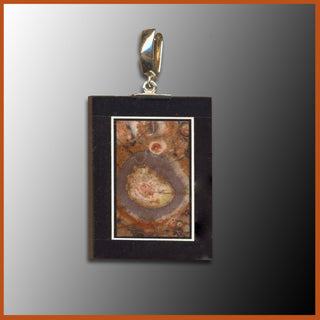 INT103jp Intarsia Pendant