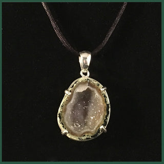 TABN146 Tabasco Geode Necklace